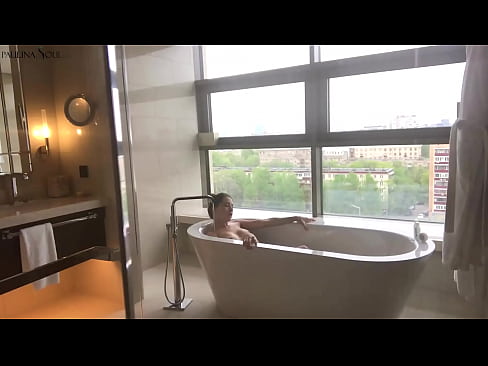 ❤️ Ogromna laska namiętnie waląca sobie cipkę w łazience Just porn at pl.purchasexz.top