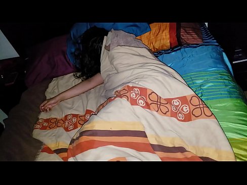 ❤️ Pasierb besztający swoją młodą macochę, gdy ta śpi. Just porn at pl.purchasexz.top